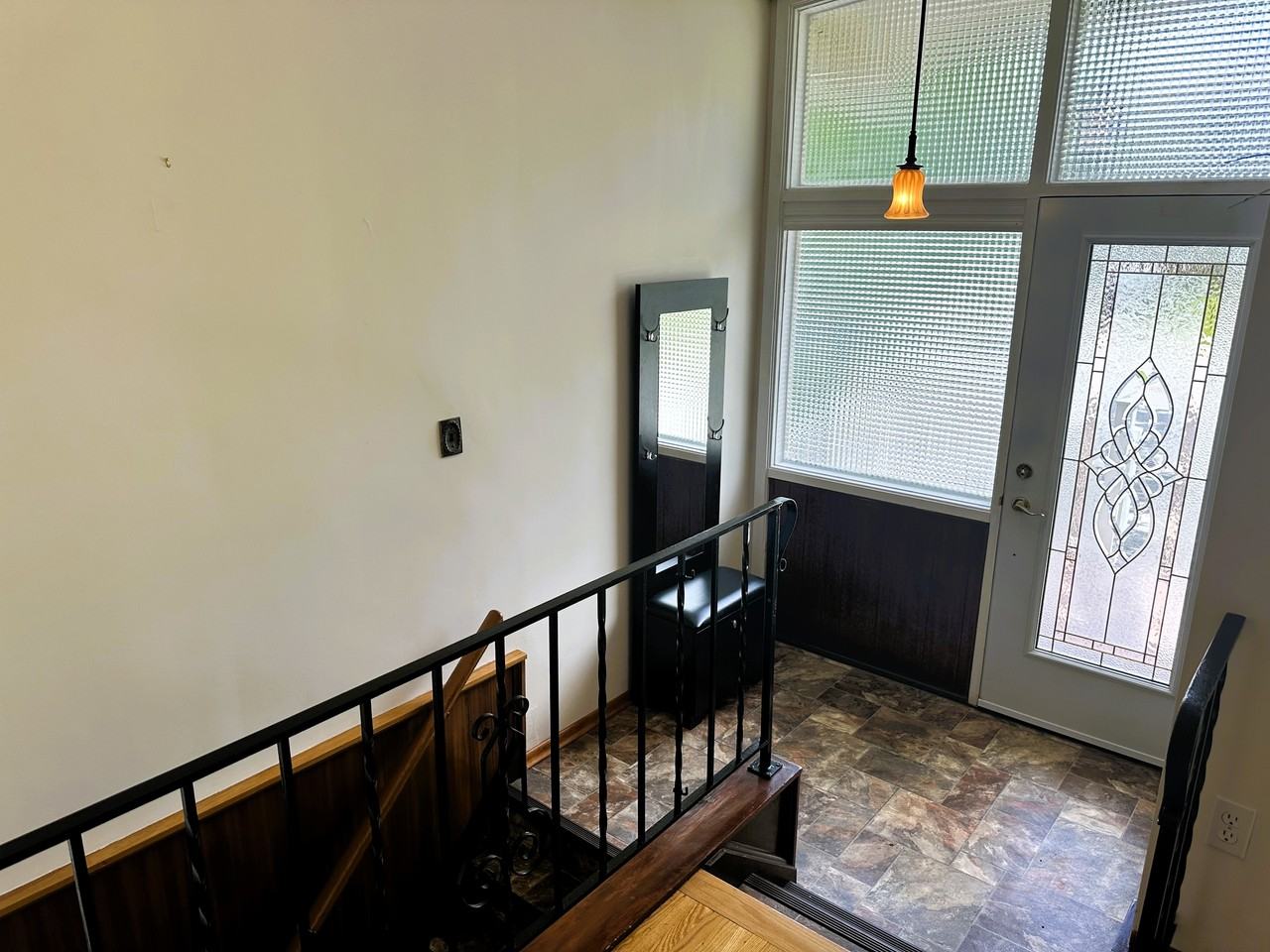 275 Saint Annes Crescent - Photo 3 of 34