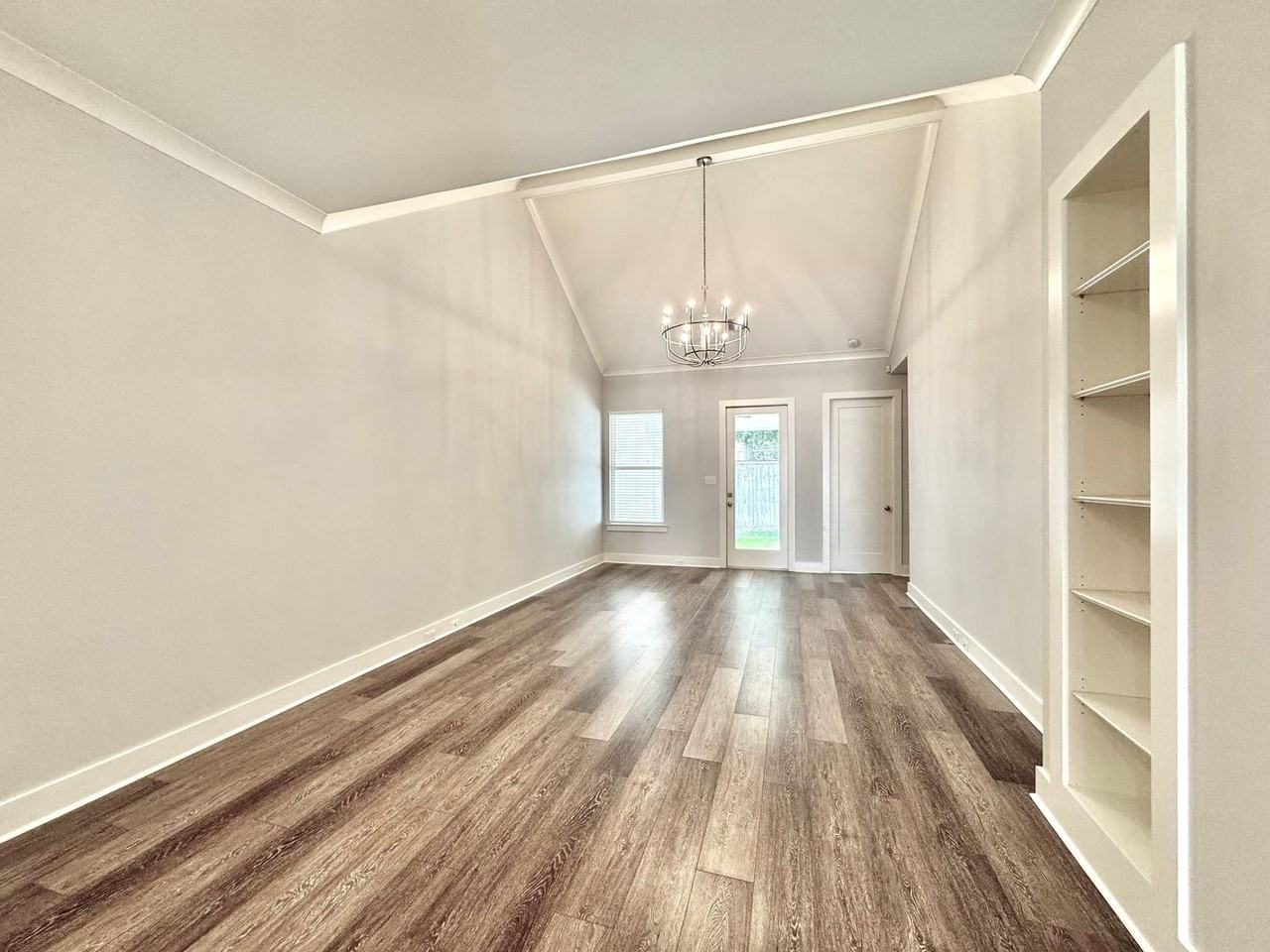 17530 Comfort Blvd - Photo 5 of 17