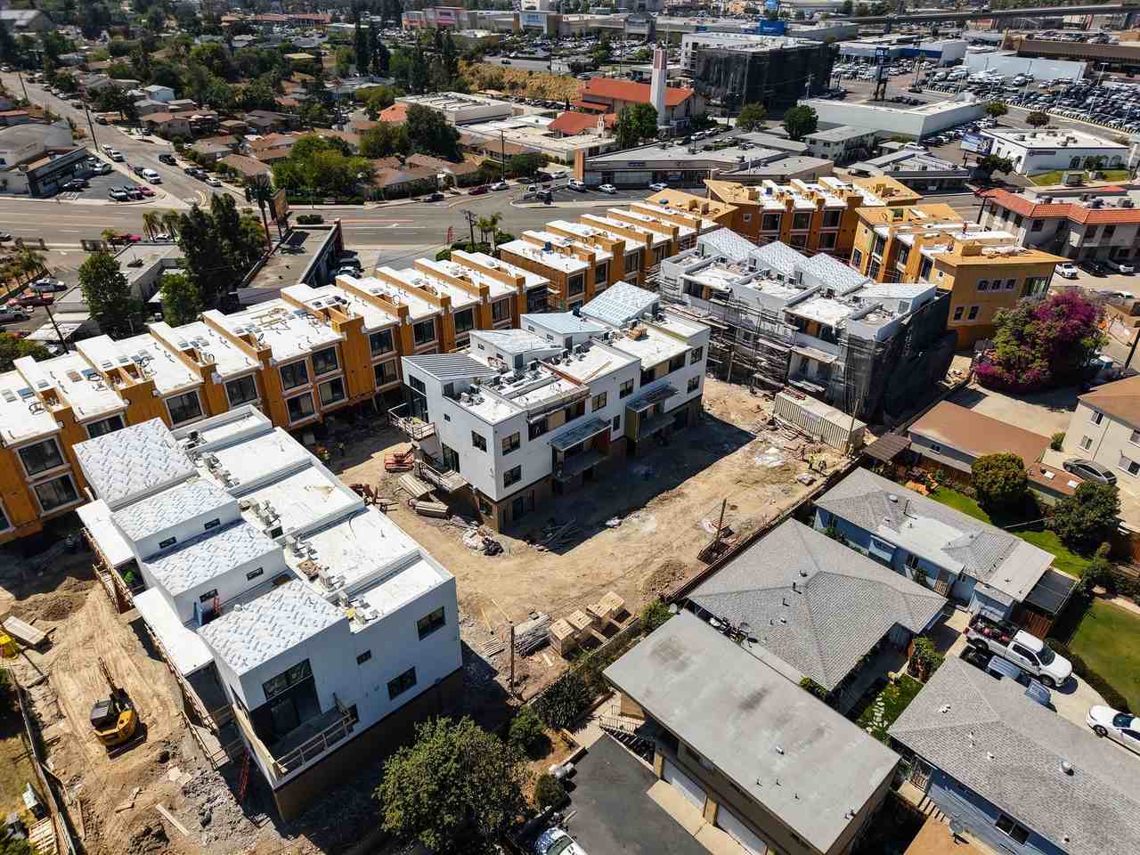 Ibis La Mesa - Photo 5 of 47