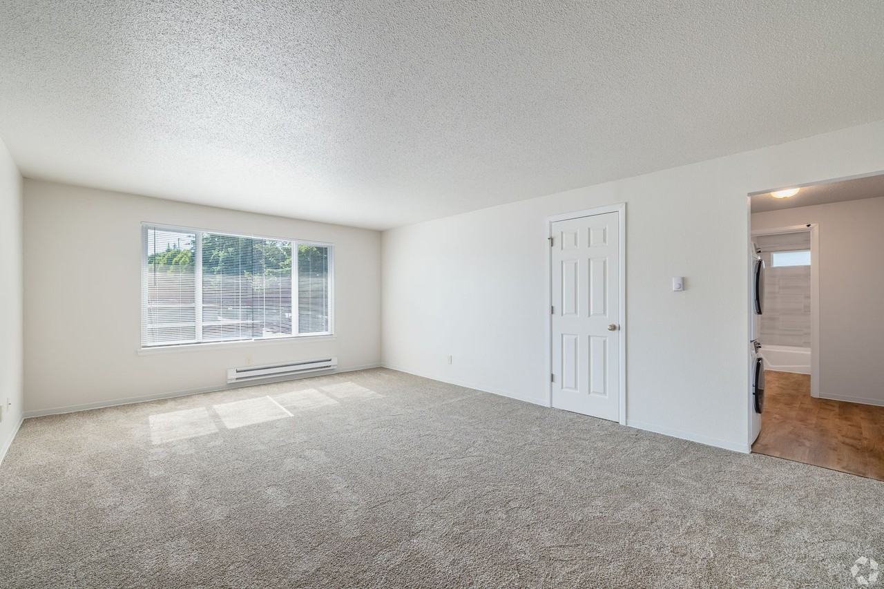 Aladdin Camelot Apartments - Photo 4 of 19