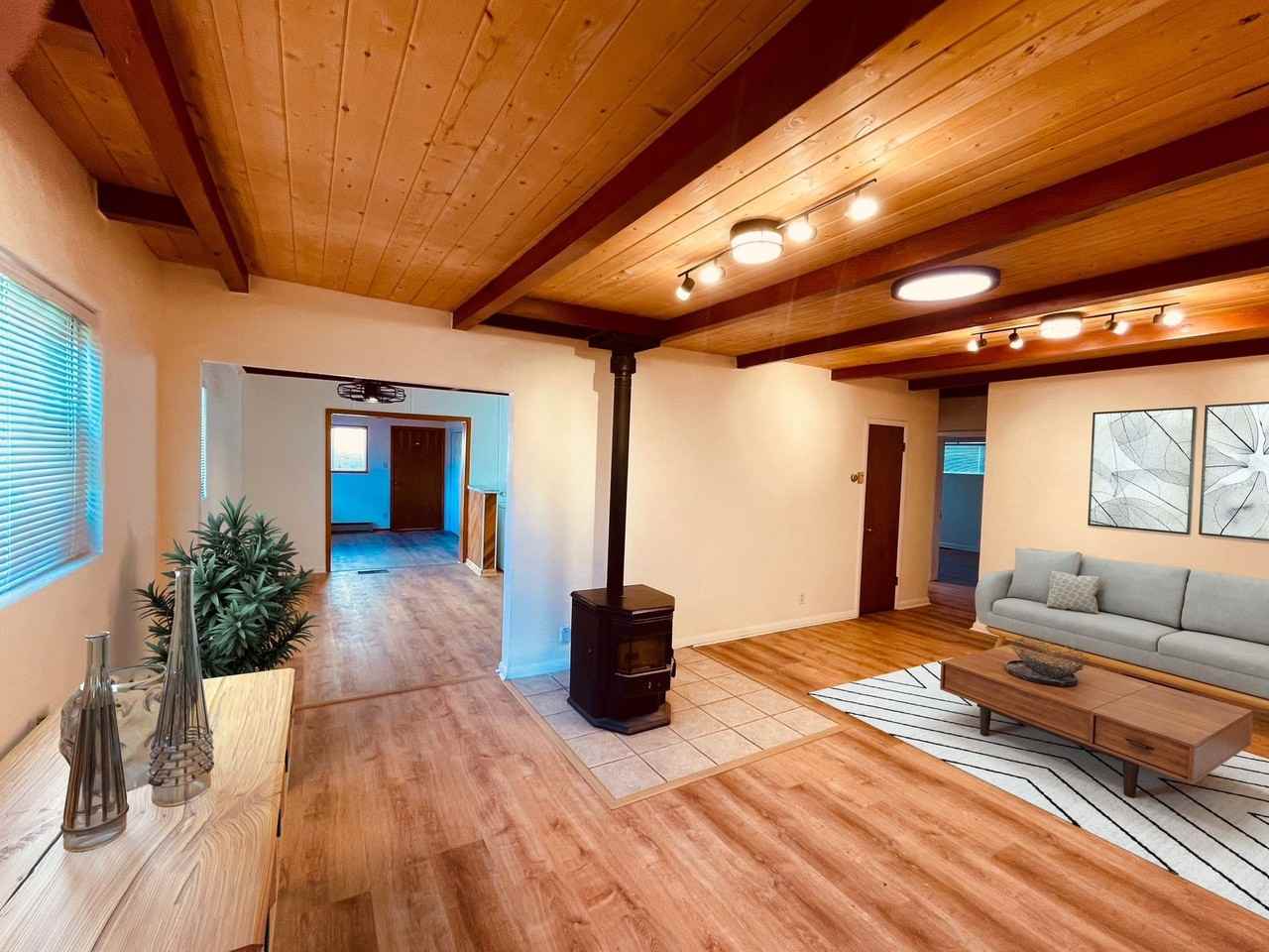 quiet triplex Near   UNM's  medical/law campus - Photo 2 of 11