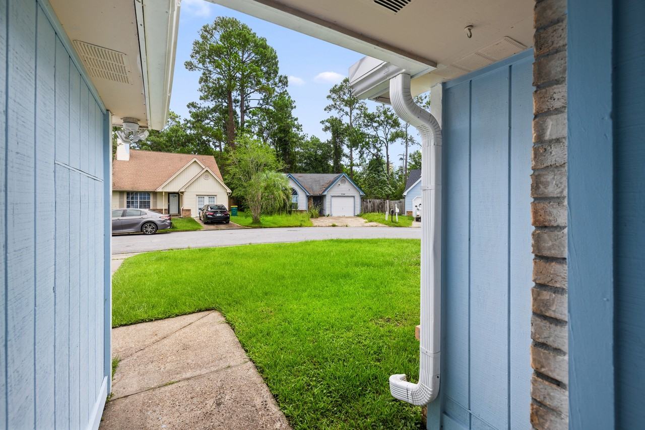 3045 Yorktown Cir #1 - Photo 5 of 50