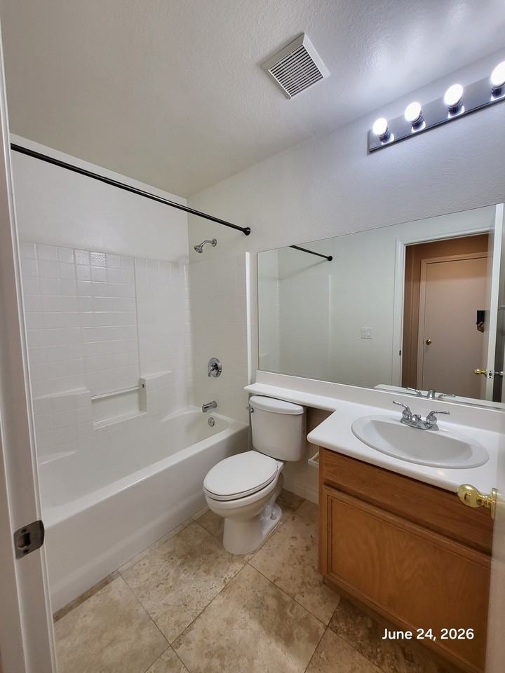5535 Crescent Valley St #1 - Photo 5 of 16