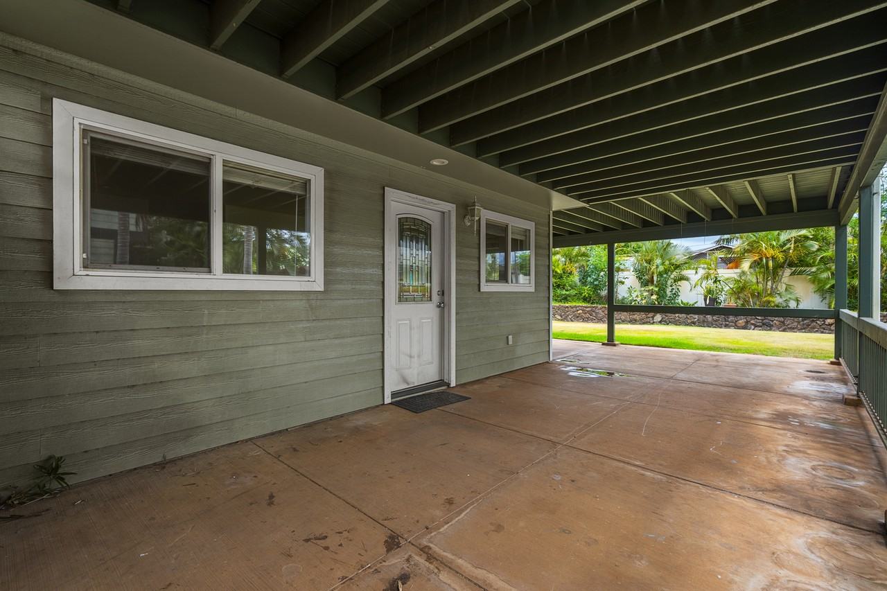 84 Honuea Pl - Photo 2 of 18