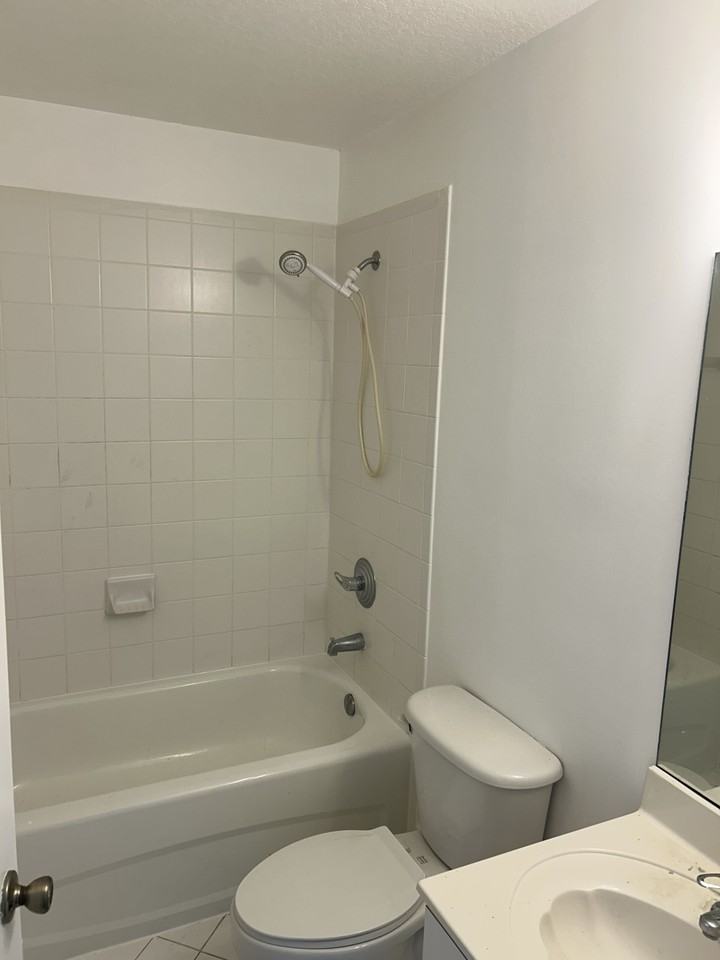 2650 Se 12th Pl #1 - Photo 2 of 12