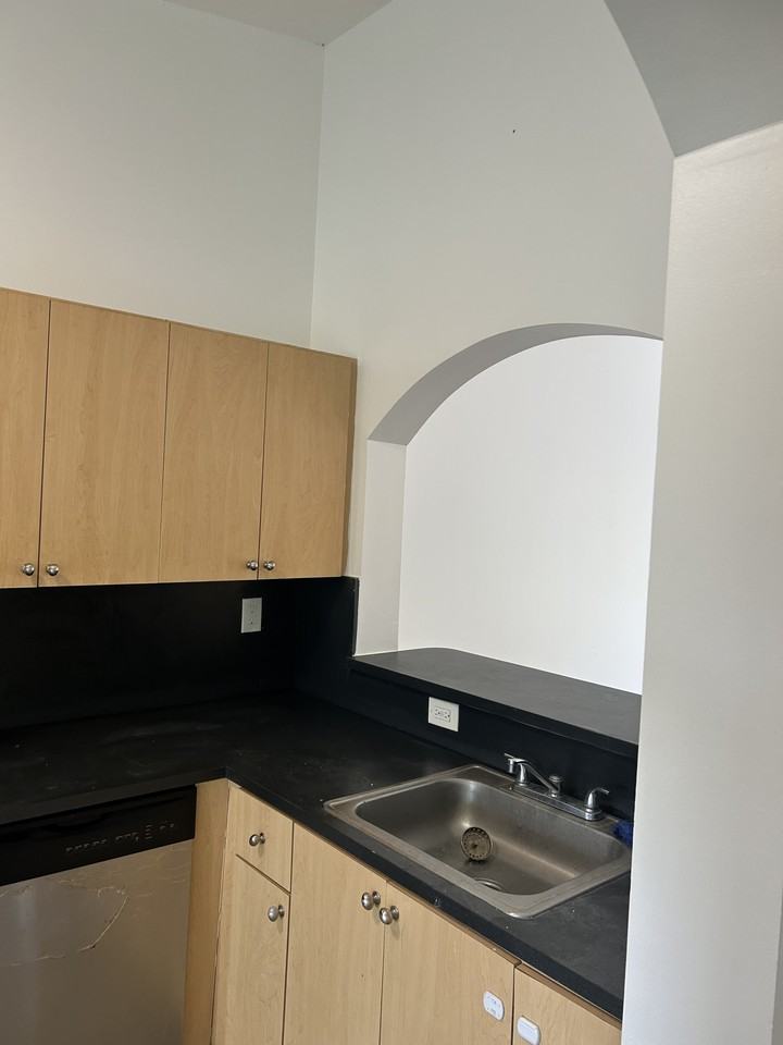 2650 Se 12th Pl #1 - Photo 5 of 12