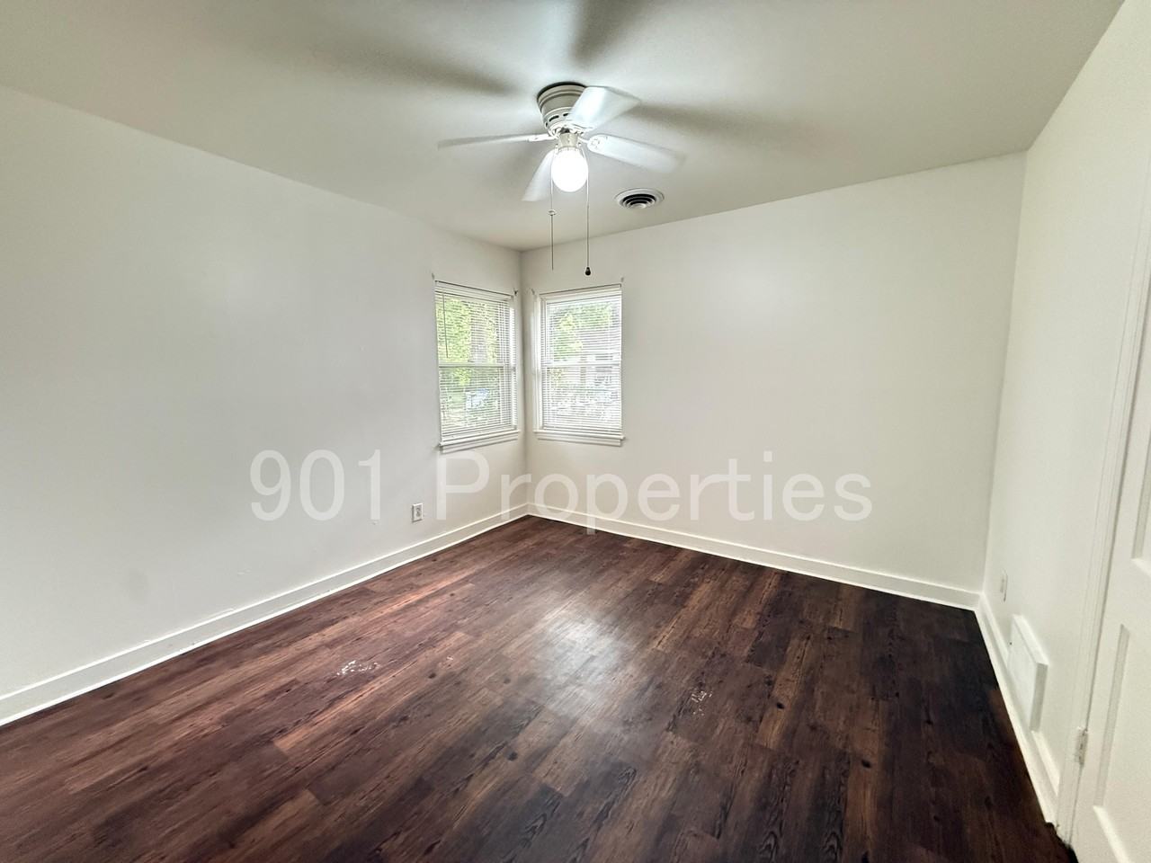 981 Chatwood St #1 - Photo 7 of 12