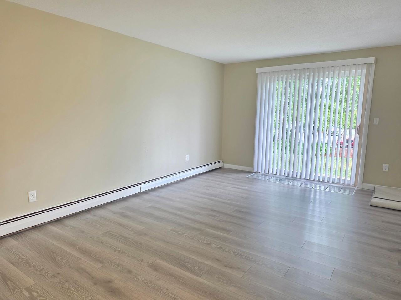 22 Ponemah Hill Rd - Photo 4 of 10