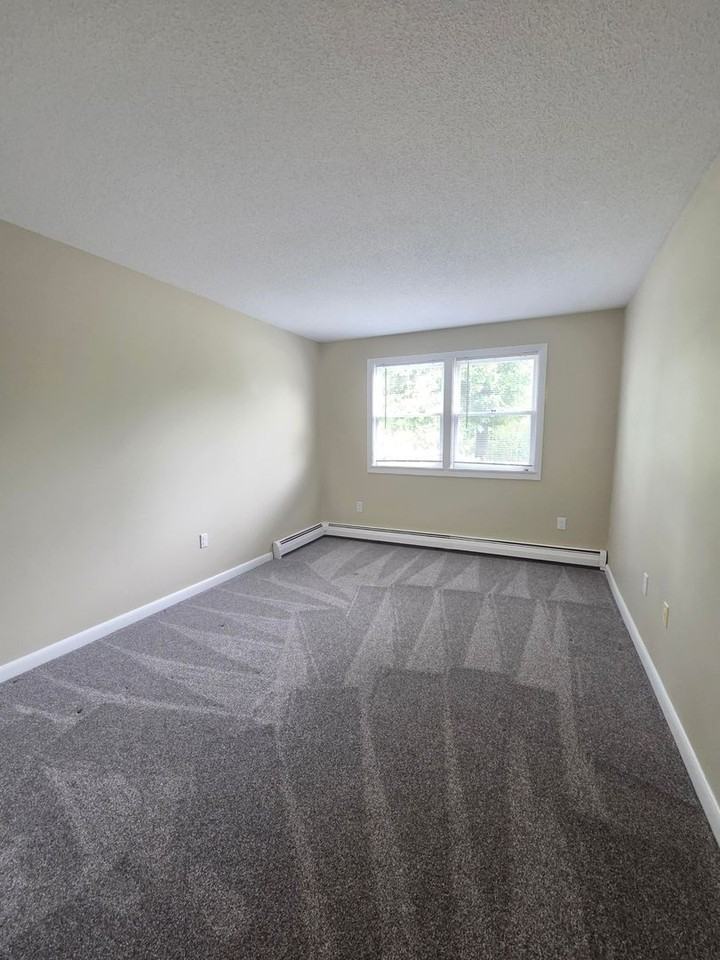 22 Ponemah Hill Rd - Photo 6 of 10