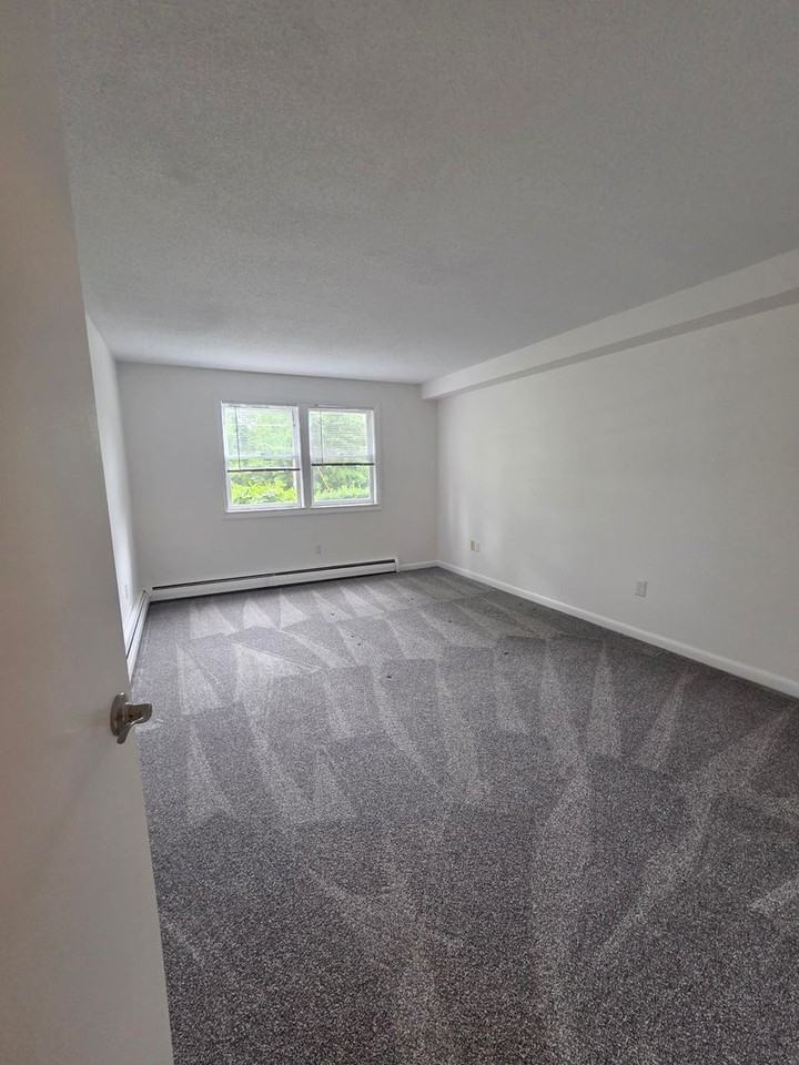 22 Ponemah Hill Rd - Photo 7 of 10