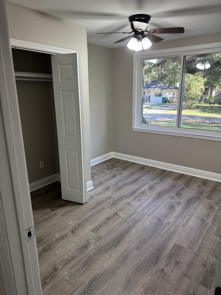 212 Hazelnut St #1 - Photo 7 of 10