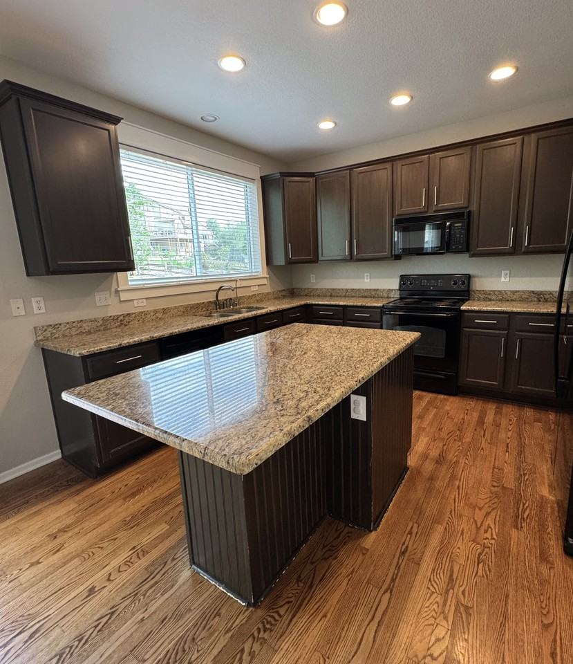 2390 Broadleaf Loop #1 - Photo 7 of 43