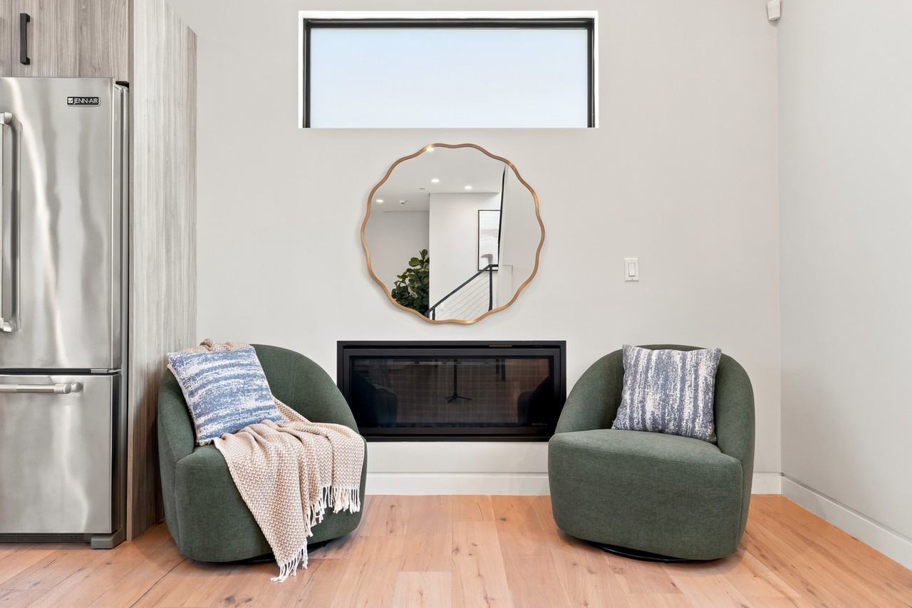 425 N Alfred St #2 - Photo 5 of 50