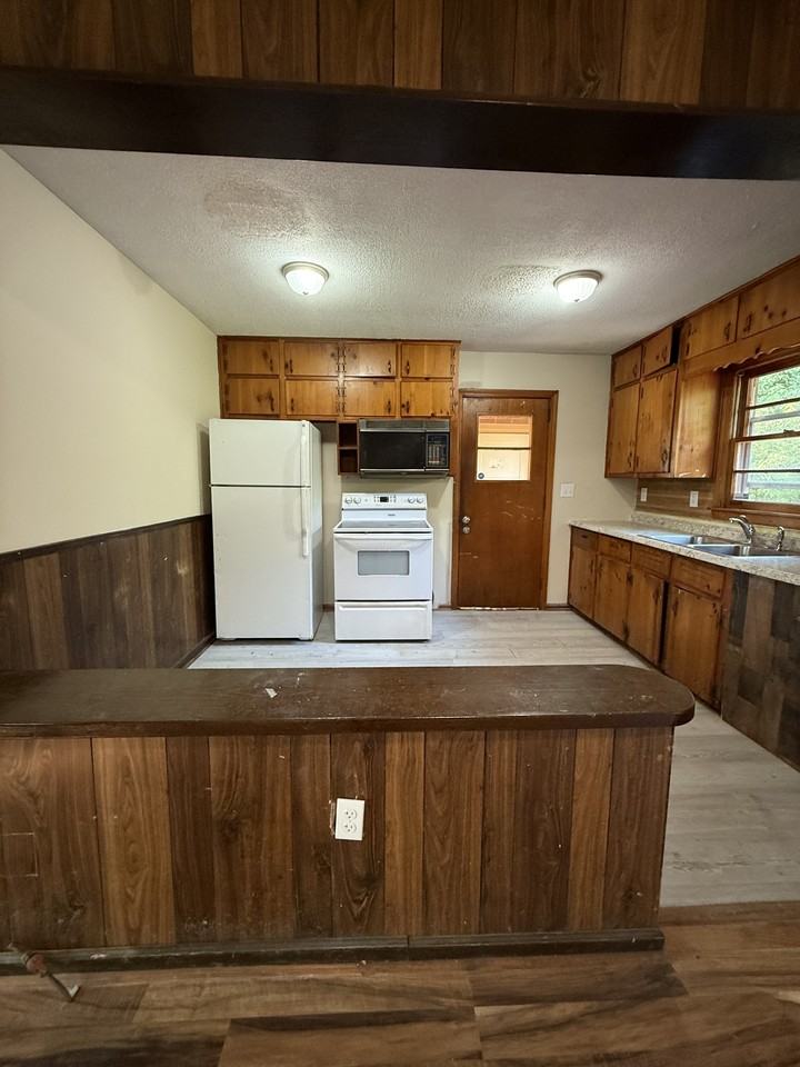 317 Sunhill Rd Nw #1 - Photo 4 of 10