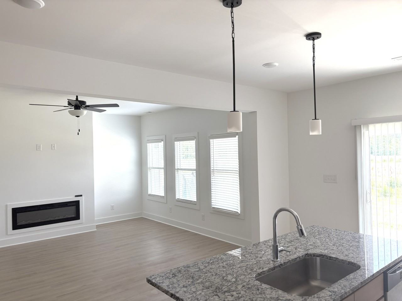 120 Willa Mae Ln - Photo 3 of 26