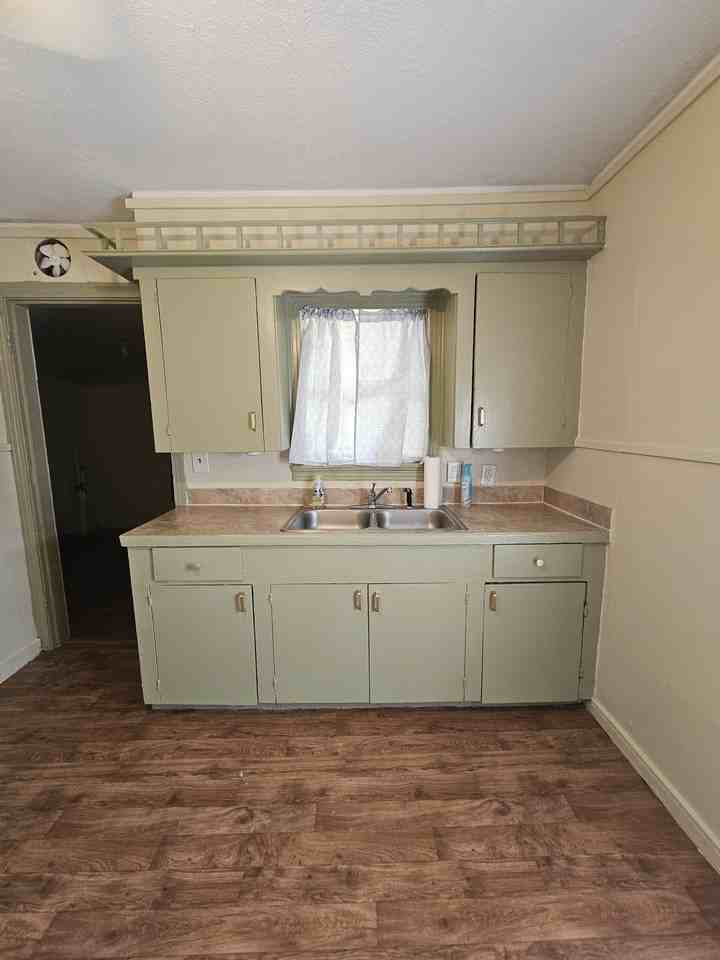 505 Mchale St #1 - Photo 5 of 9