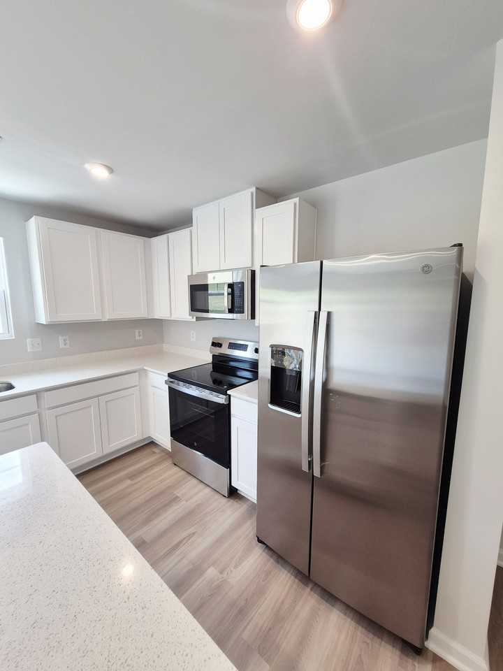 50 Grayson Village Dr #1 - Photo 5 of 39