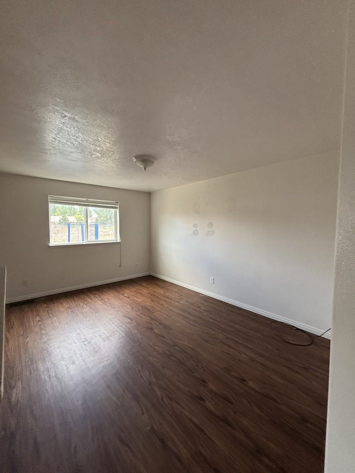 3565 Deloy Dr #4 - Photo 5 of 8