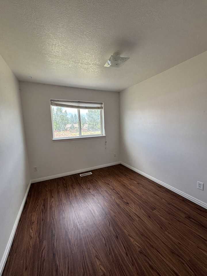 3565 Deloy Dr #4 - Photo 7 of 8