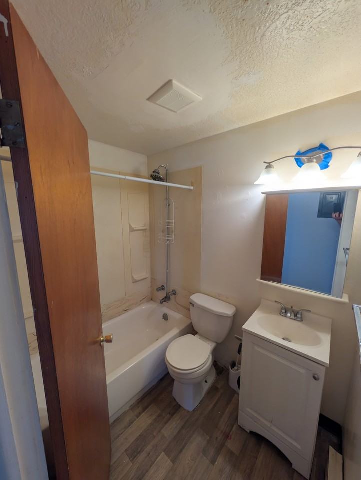 470 Whittier St #15 - Photo 6 of 6