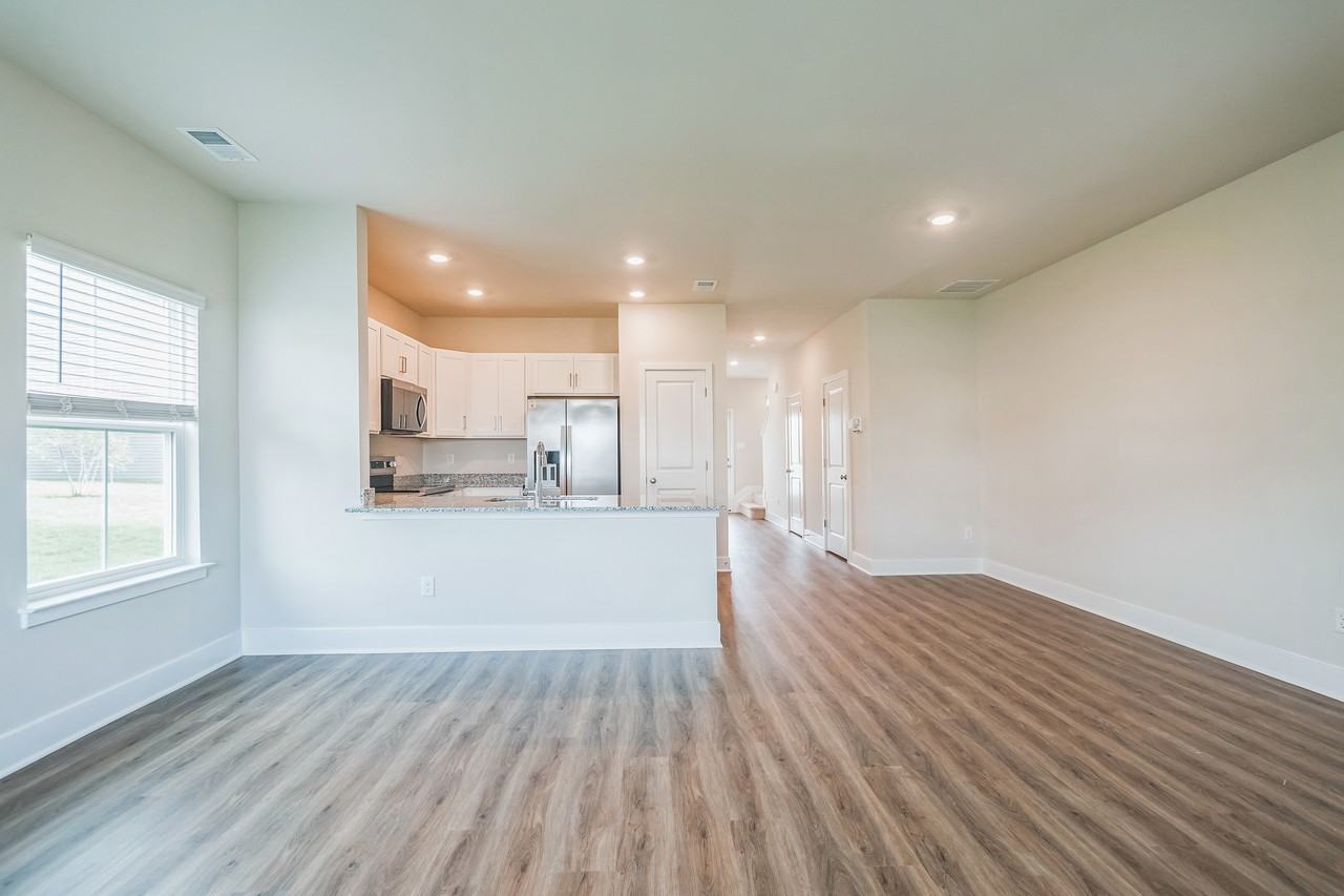 121 Nootka Way #1 - Photo 4 of 15