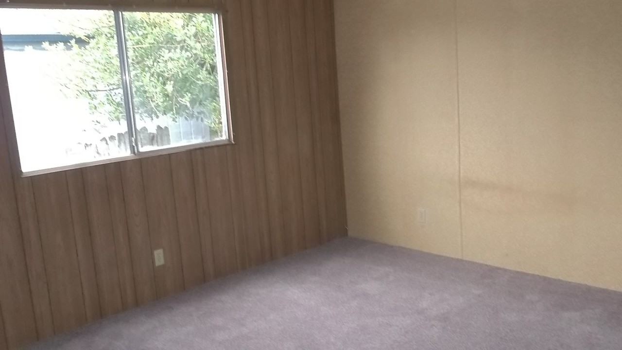 32651 W Dixon St - Photo 4 of 4