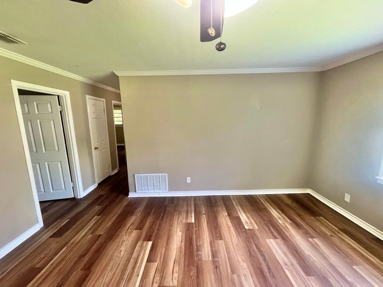 117 E Hoyt Dr - Photo 3 of 28