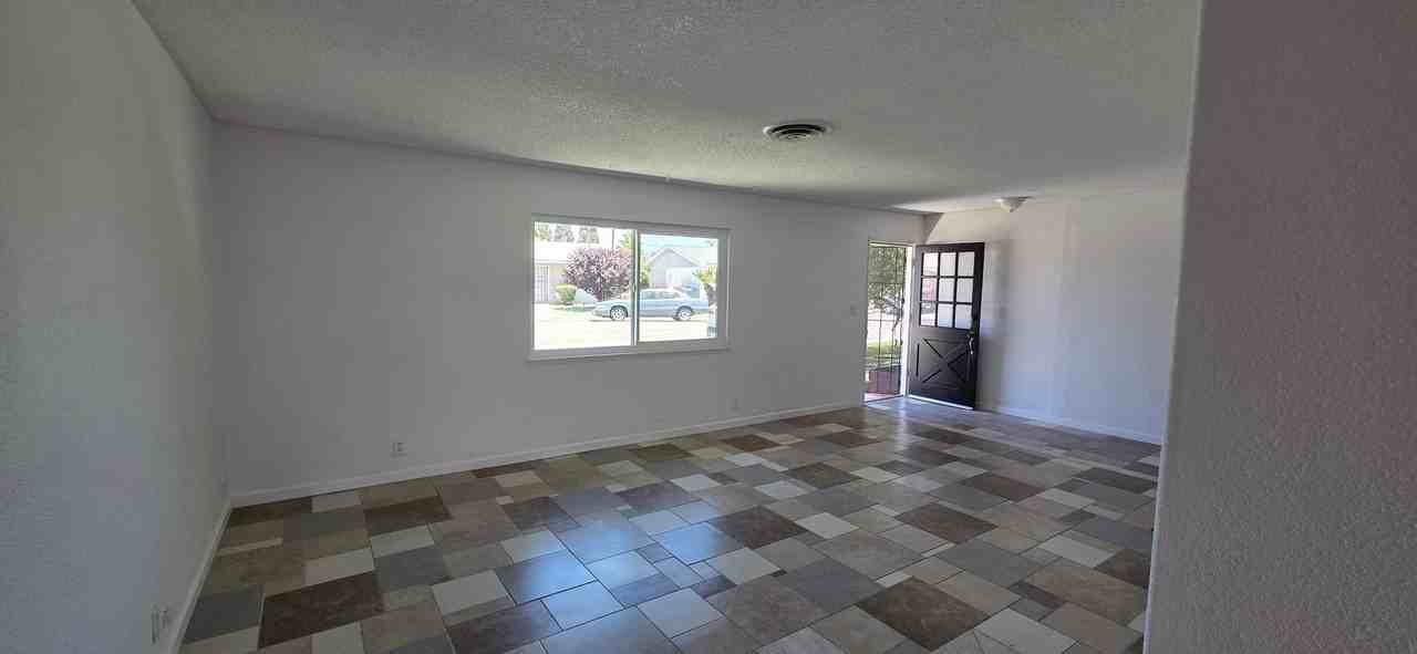26111 Doverwood Pl - Photo 4 of 19