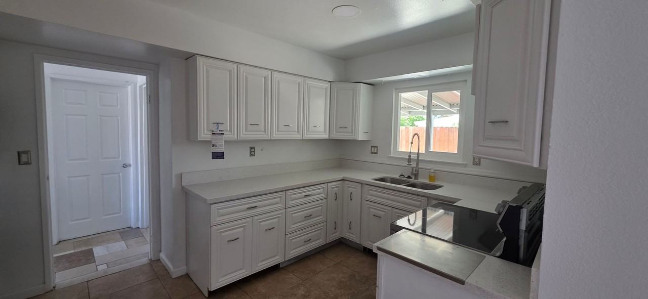 26111 Doverwood Pl - Photo 5 of 19