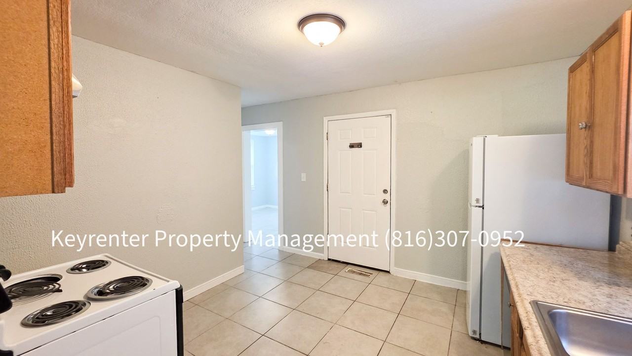 6626 College Ave - Photo 6 of 29