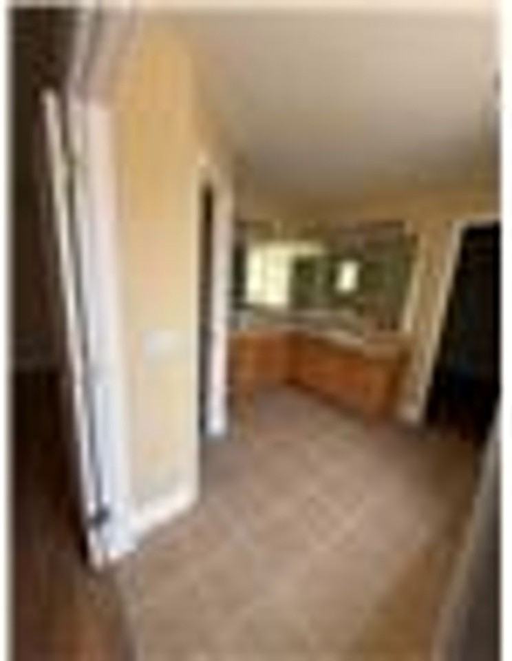 933 Whispering Cypress Ln - Photo 5 of 16