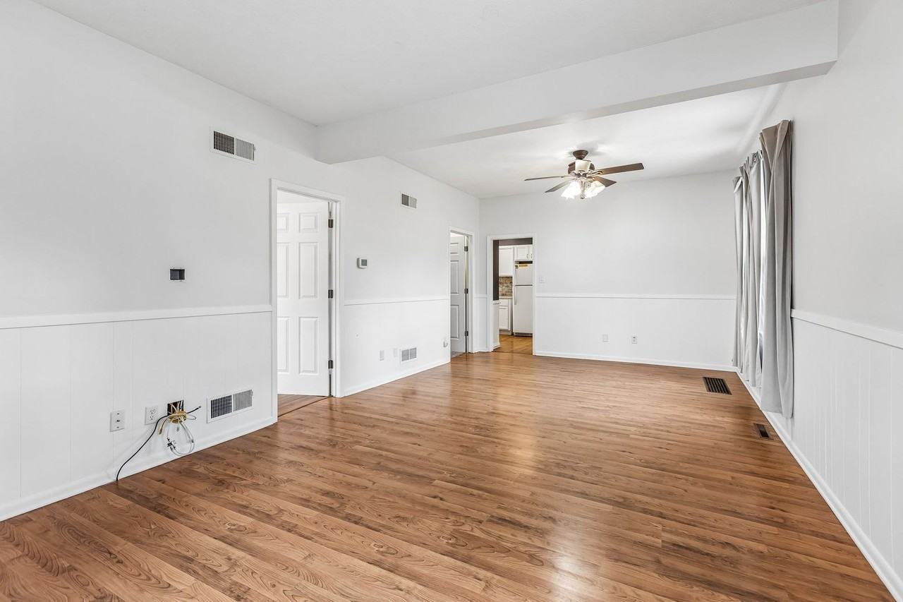 535 N Pebble St - Photo 5 of 22