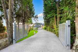 featured image of 816 Anderson Crescent
