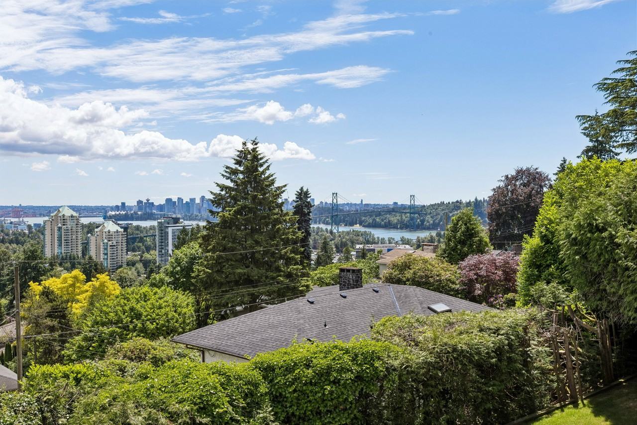 816 Anderson Crescent - Photo 24