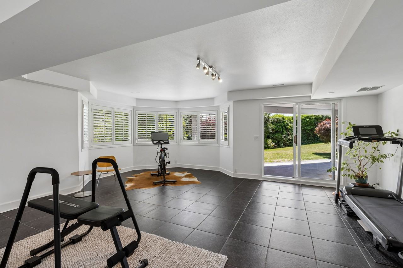 816 Anderson Crescent - Photo 40