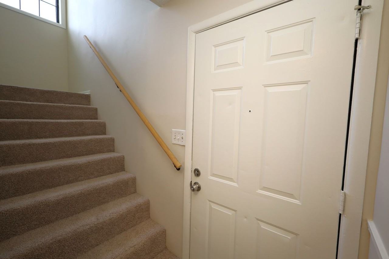 2820 Kirkwood Cir - Photo 2 of 17