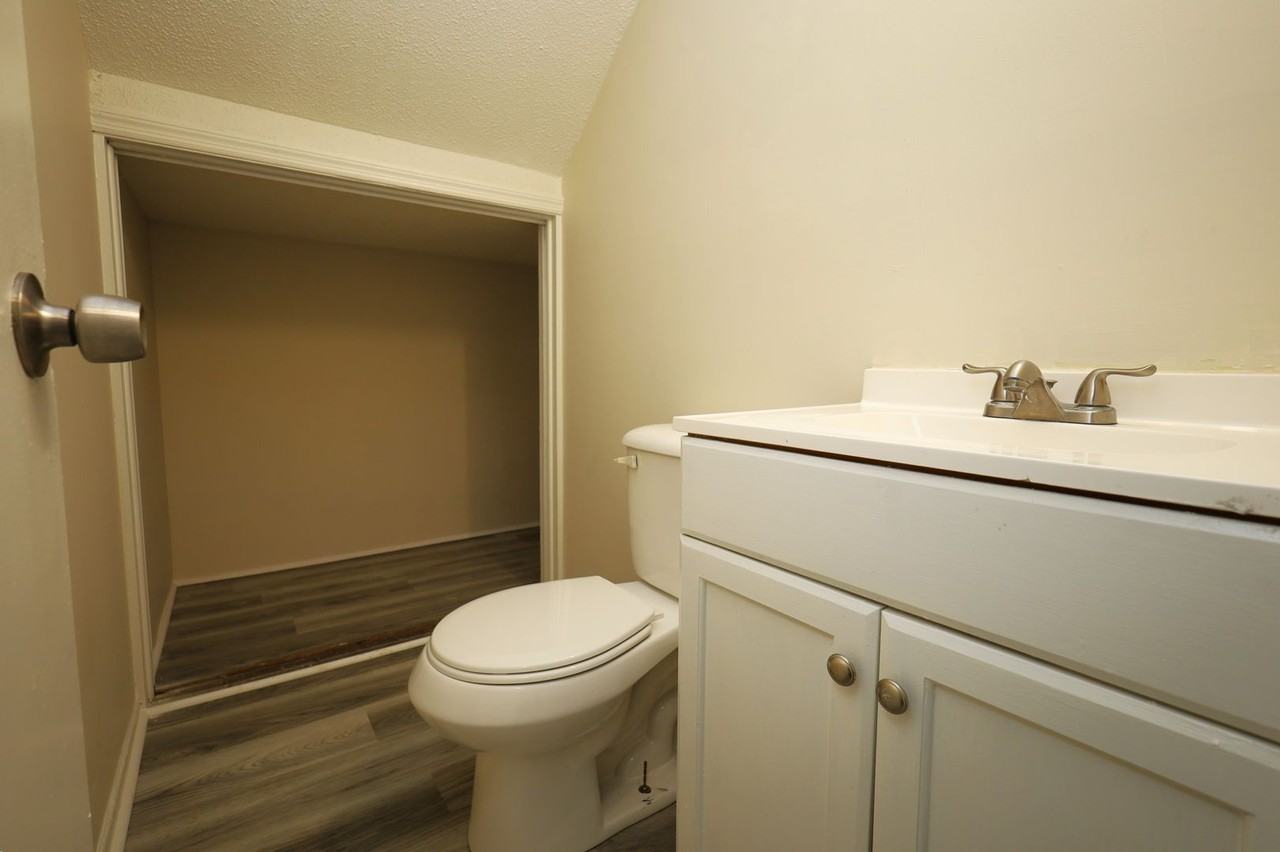 2820 Kirkwood Cir - Photo 7 of 15