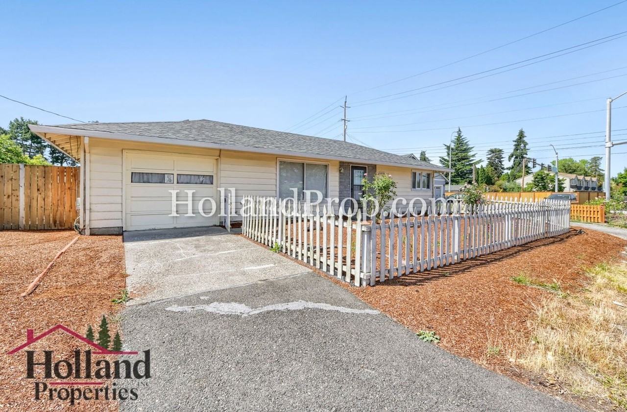 21820 Sw Johnson St - Photo 3 of 18