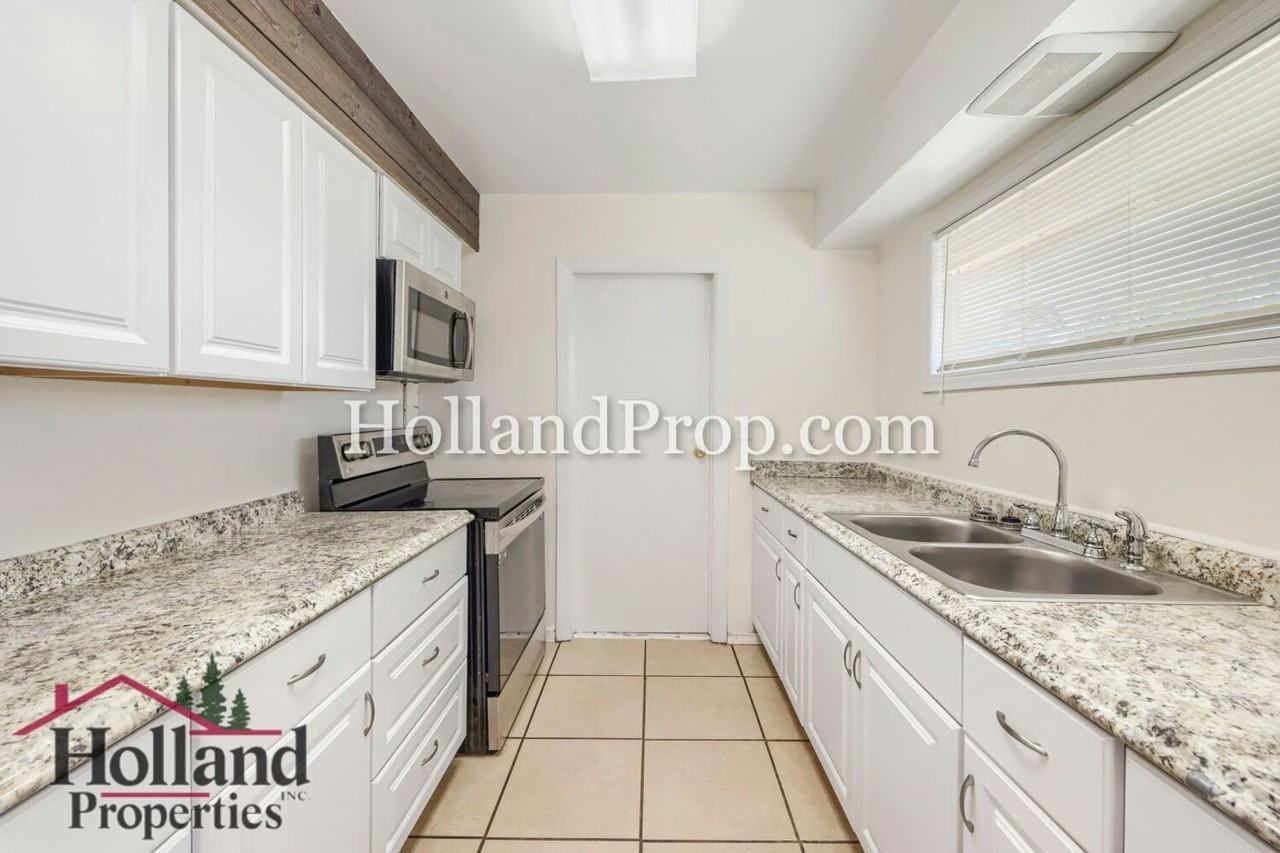 21820 Sw Johnson St - Photo 5 of 18