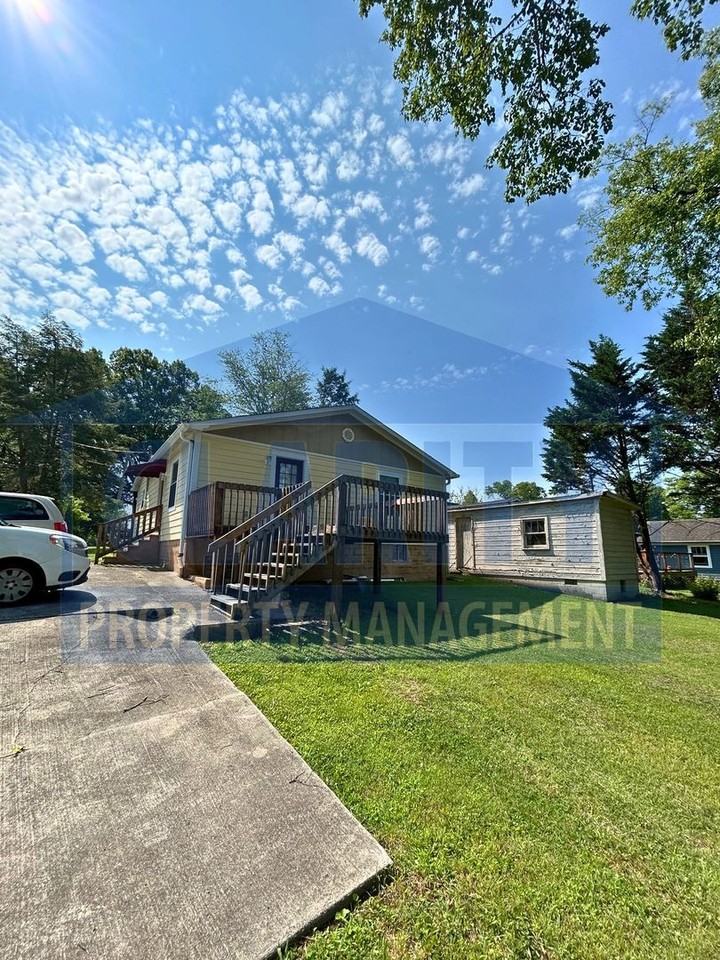 883 Harle Ave Nw - Photo 5 of 27