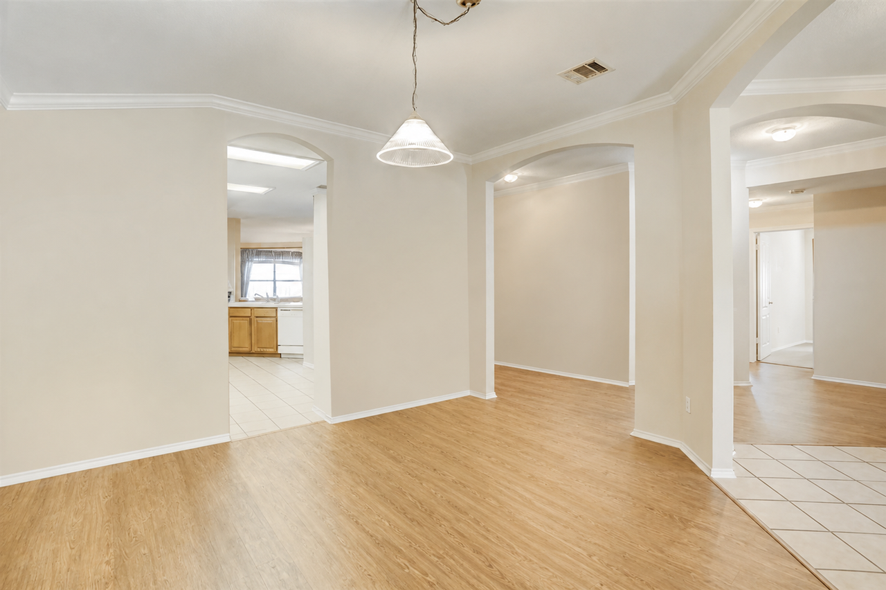 2100 Mir Woods Dr - Photo 3 of 9