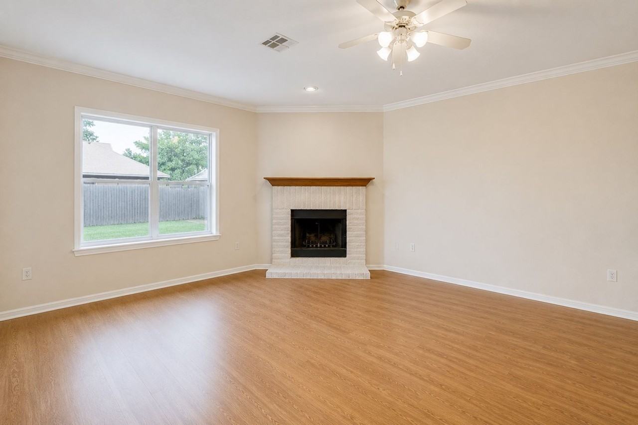 2100 Mir Woods Dr - Photo 6 of 9