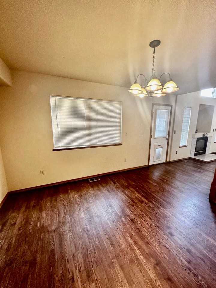 2039 Fairweather Way - Photo 5 of 19