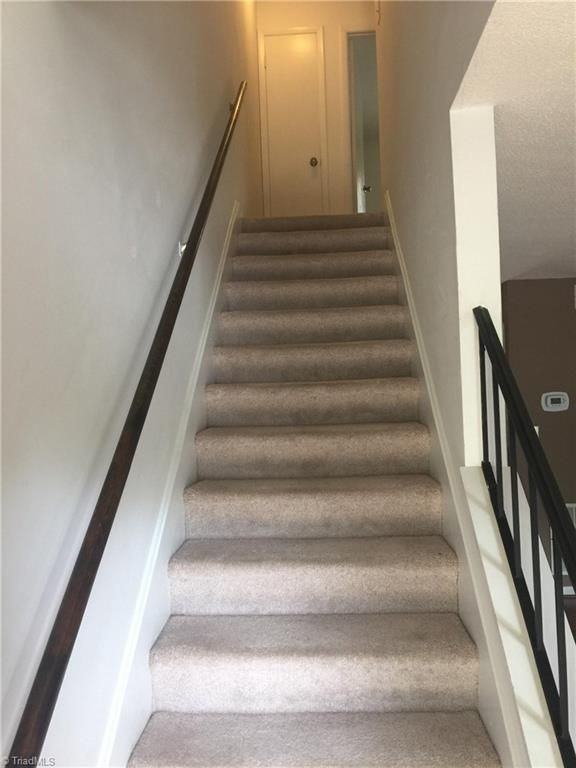134 Turnwood Ln - Photo 2 of 15