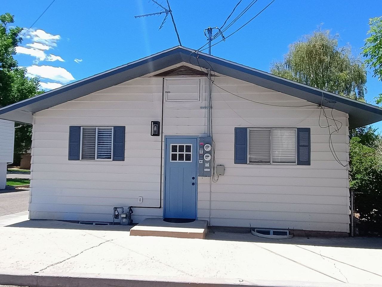 164 N 400 W - Photo 2 of 12