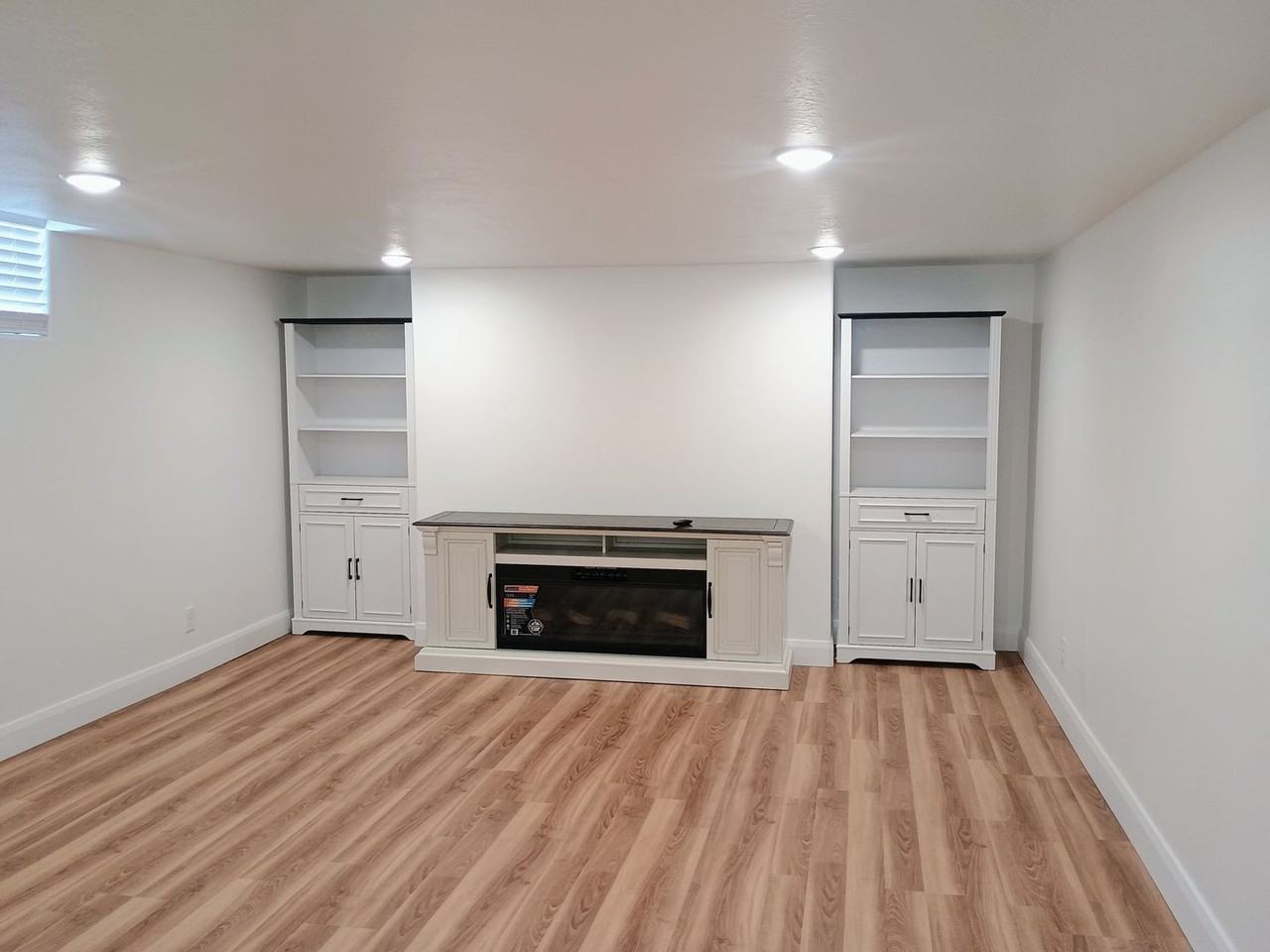 164 N 400 W - Photo 3 of 12