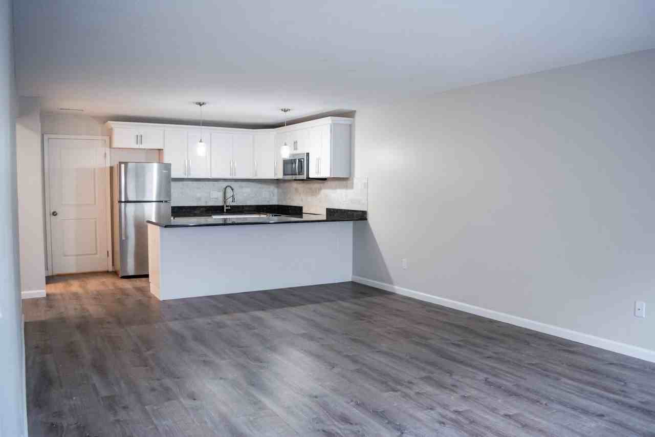 467 Whalley Ave - Photo 3 of 17