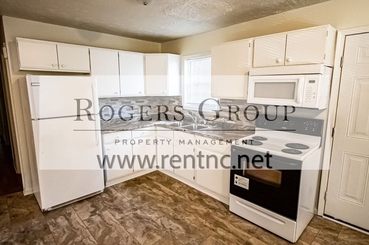 607 Parkway Dr - Photo 2 of 9