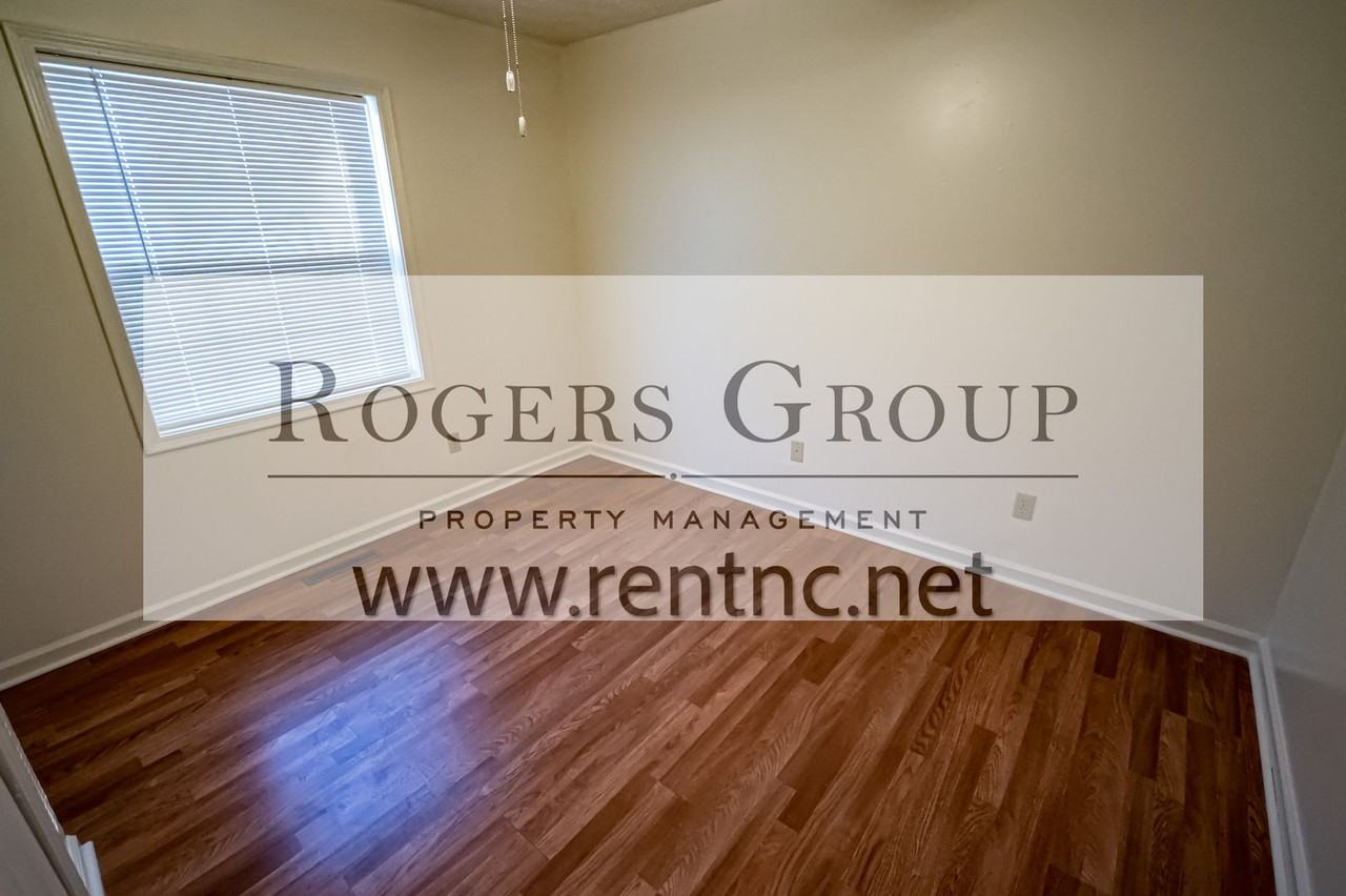 607 Parkway Dr - Photo 3 of 9