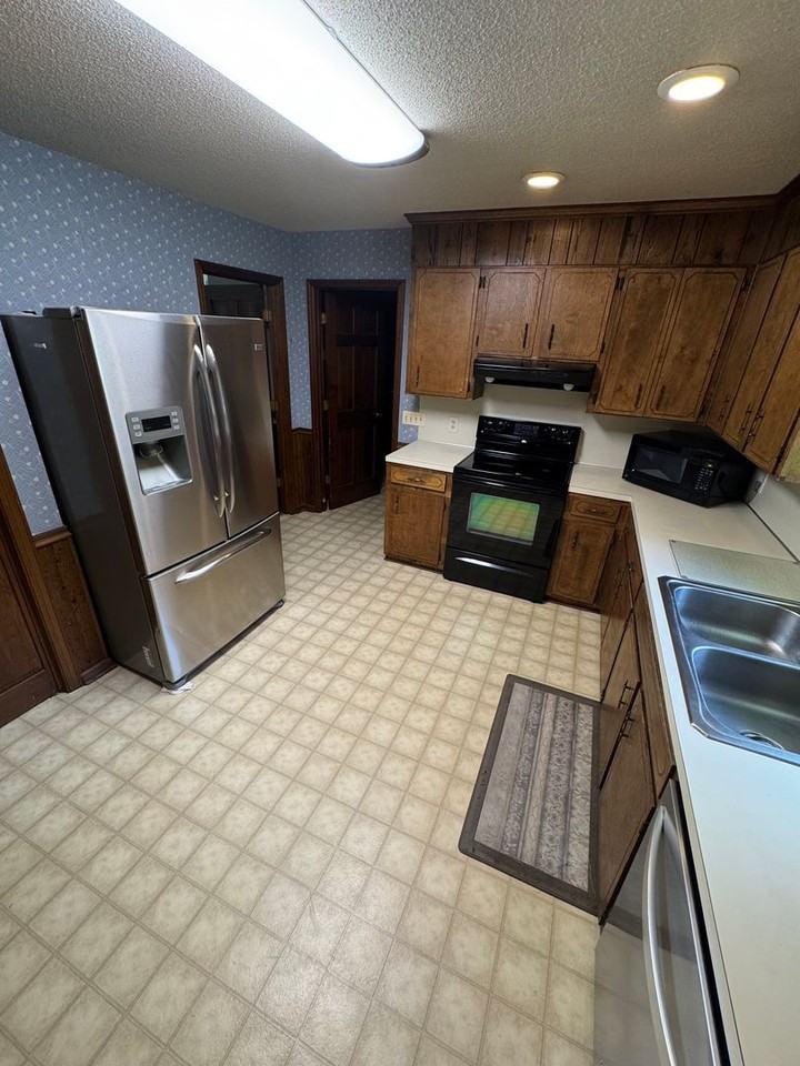 4580 Pennington Rd - Photo 3 of 20
